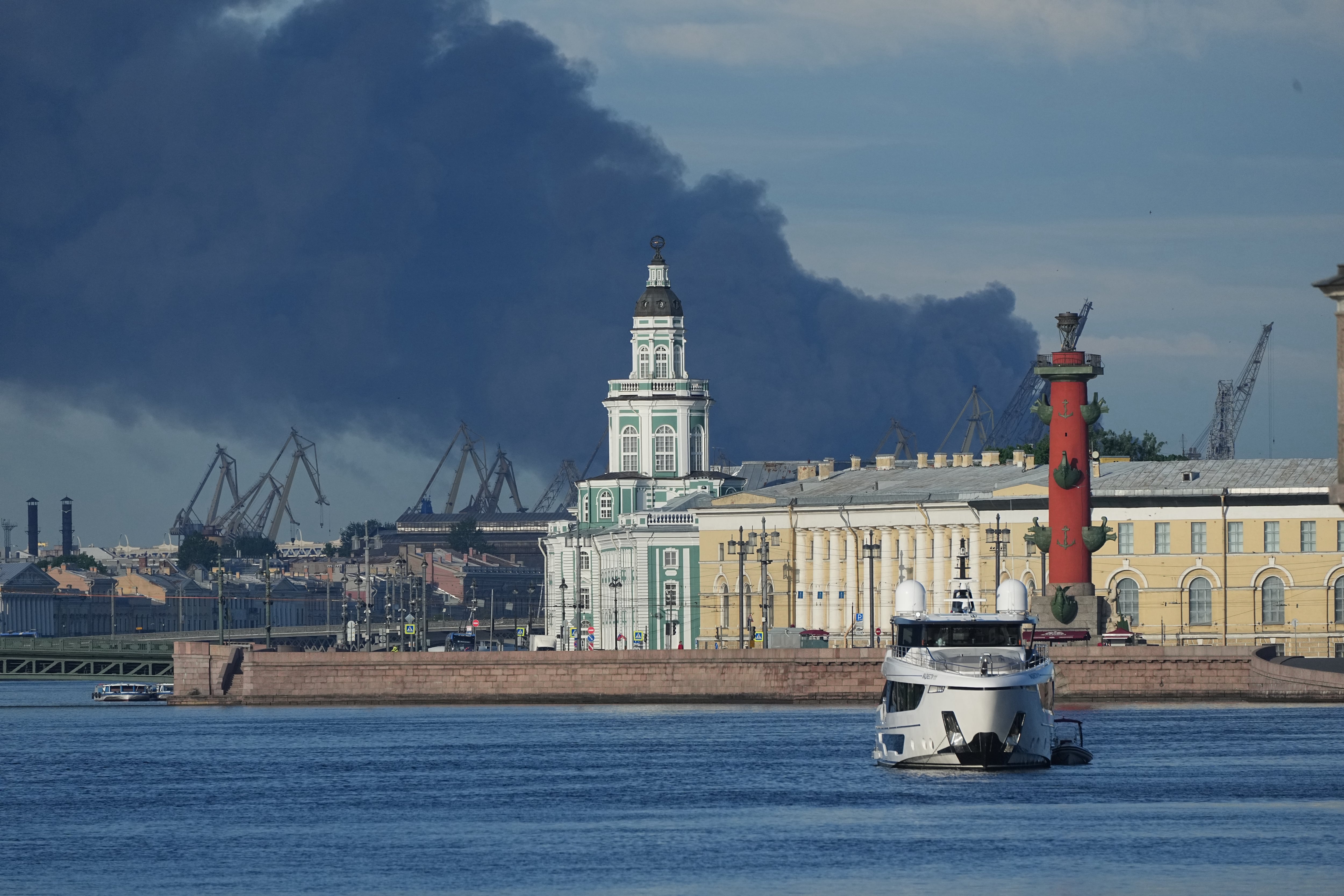 Drones ucranianos golpean cerca del 'Davos ruso' y tensan al Kremlin