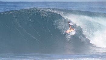 Se define el Mundial de surf en Hawai (AFP)