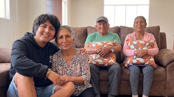 Sibenito inició su camino en redes sociales con videos grabados junto a su madre en la chacra de Casma.