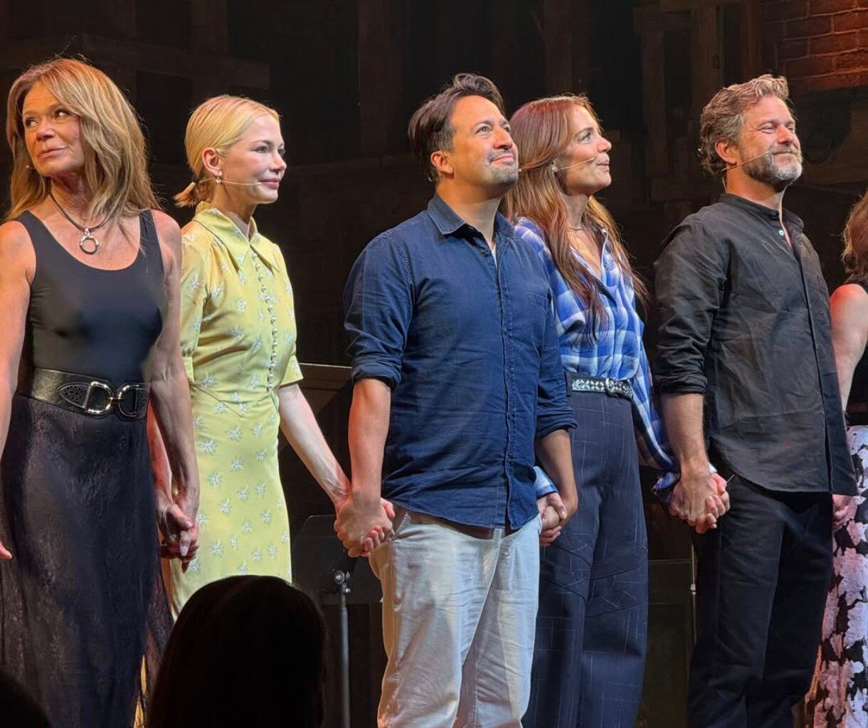 El elenco celebró los lazos que nacieron en Capeside y que aún permanecen intactos (Redes sociales)