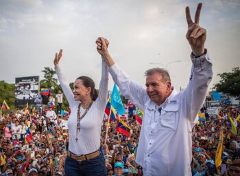 Edmundo González en un acto