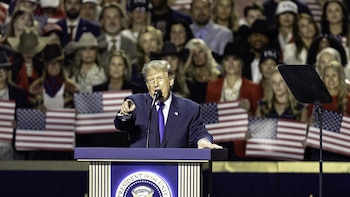 Trump promete pago de 4.300 euros a cada adulto estadounidense si el Partido Republicano gana las 'midterms'