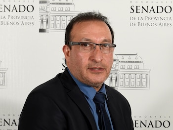 El senador Luis Vivona fue