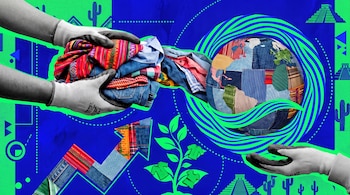Manos con guantes transfieren ropa usada a un globo de retazos de tela. Fondo verde y azul con cactus, pirámides, flecha y planta.