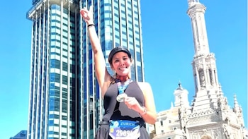 Una corredora se preparaba para correr la Maratón de Chicago y murió atropellada: el conductor huyó