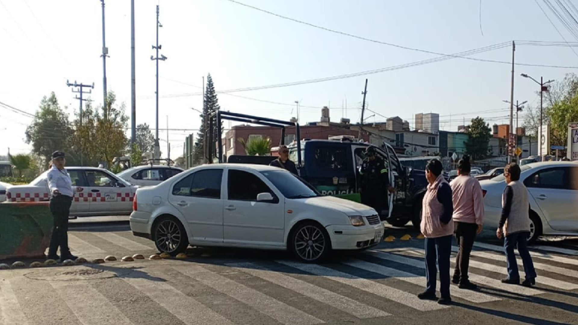 Manifestación por falta de agua en Naucalpan, afecta vialidades cercanas al municipio (Especial)