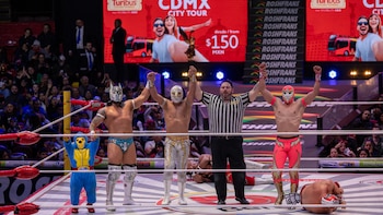 Místico, Máscara Dorada y Esfinge