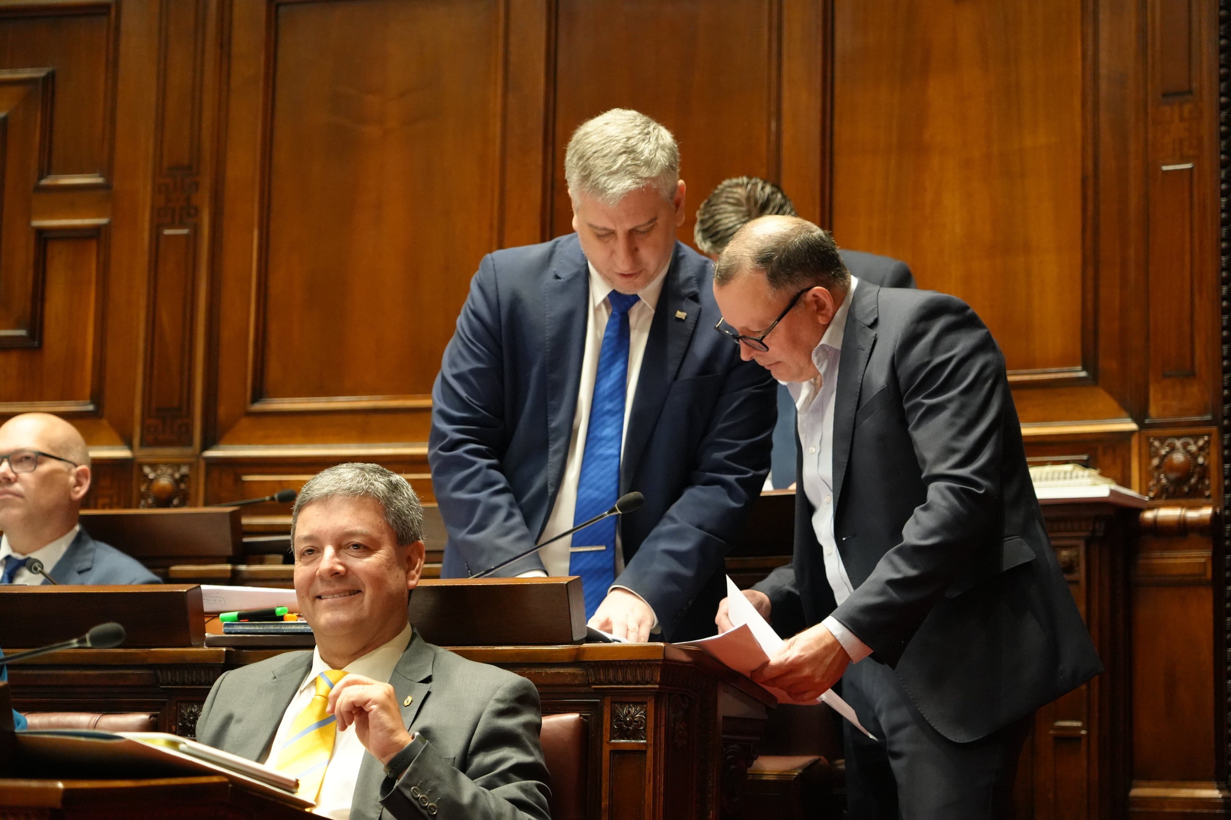 El diputado de Cabildo Abierto Álvaro Perrone y el diputado del Partido Nacional Juan Martín Rodríguez (@DiputadosUy)