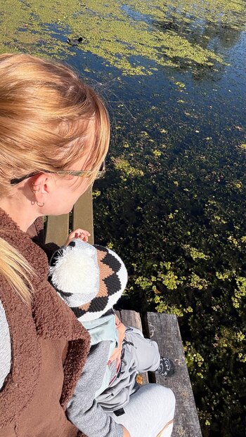 Momentos íntimos, abrazos familiares y