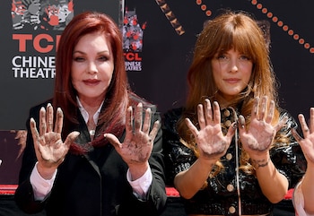 Priscilla Presley y su nieta,