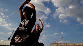 Francia ordenó disolver el grupo