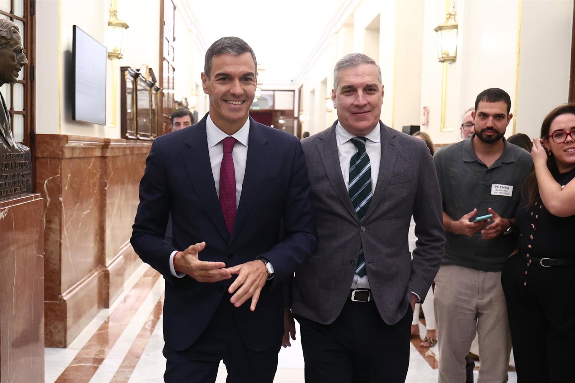 09/09/2026 El presidente del Gobierno, Pedro Sánchez, a su salida de una sesión plenaria en el Congreso de los Diputados, a 9 de septiembre de 2026, en Madrid (España). El Gobierno se enfrenta a la primera sesión de control tras el inicio de curso, coincidiendo con la desclasificación de unos 40 documentos, fechados desde el 1 de julio hasta el 1 de agosto, relacionados con la crisis en Ceuta derivada por la entrada masiva de unos 80.000 migrantes desde la frontera con Marruecos. Saiz avanzó que se publicarían más informes relevantes si hubiera porque desde el Ejecutivo no tienen