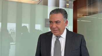 Inzunza vuelve al Senado en medio de acusaciones y asegura ser inocente.