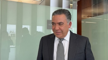Enrique Inzunza reaparece en el Senado tras cuatro meses de ausencia y afirma: “Soy inocente”
