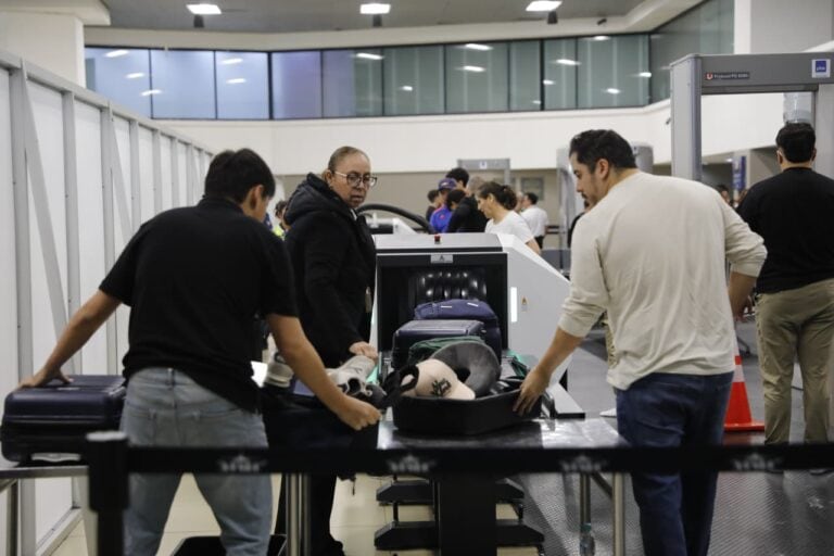 Guatemala ha implementado diversas tecnologías para establecer la veracidad de los documentos de identificación de los turistas y viajeros. (DCA)