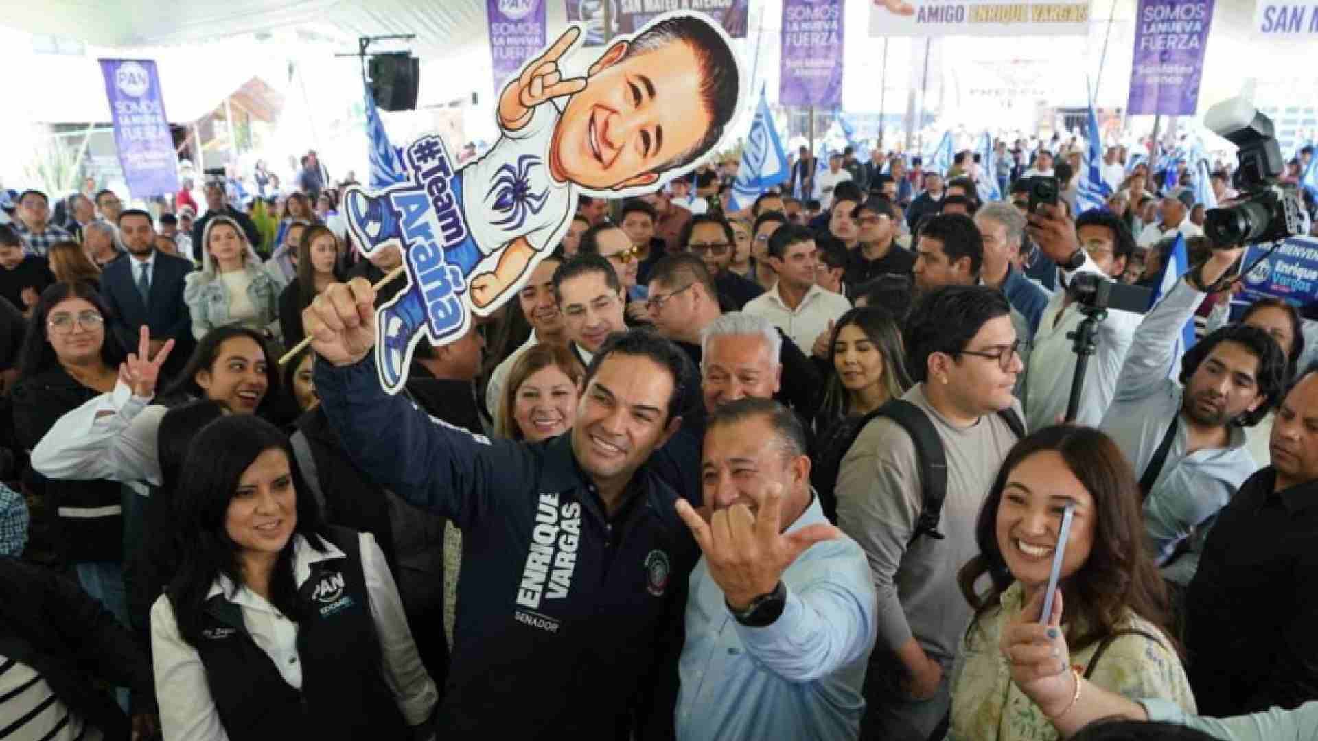 El senador del PAN Enrique Vargas presentó como aspirante al gobierno de San Mateo Atenco al priista Víctor Garduño.
Crédito: X / @EnriqueVargasdV