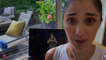 El gesto de la mujer