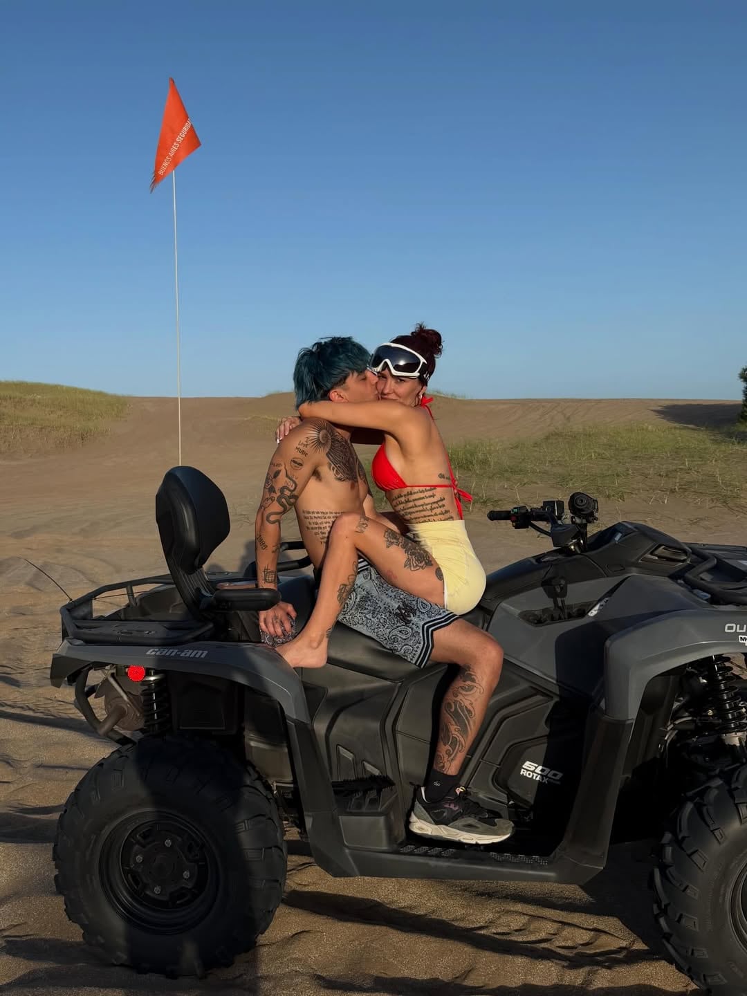 La relación entre La Joaqui y Luck Ra nació en el ámbito musical y se consolidó después de una cita que los unió definitivamente