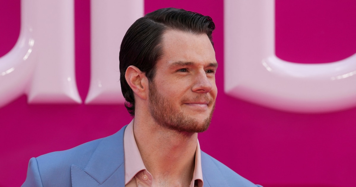 Transformación extrema: el actor de Sex Education que se convirtió en un prisionero de guerra