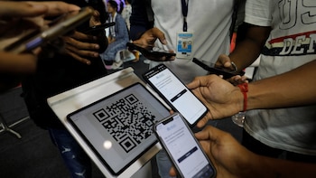 Desde falsos descuentos hasta ofertas de trabajo que no existen: así roban dinero con códigos QR