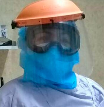 El personal improvisó su equipo