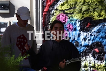 Franco Colapinto con su novia por Palermo