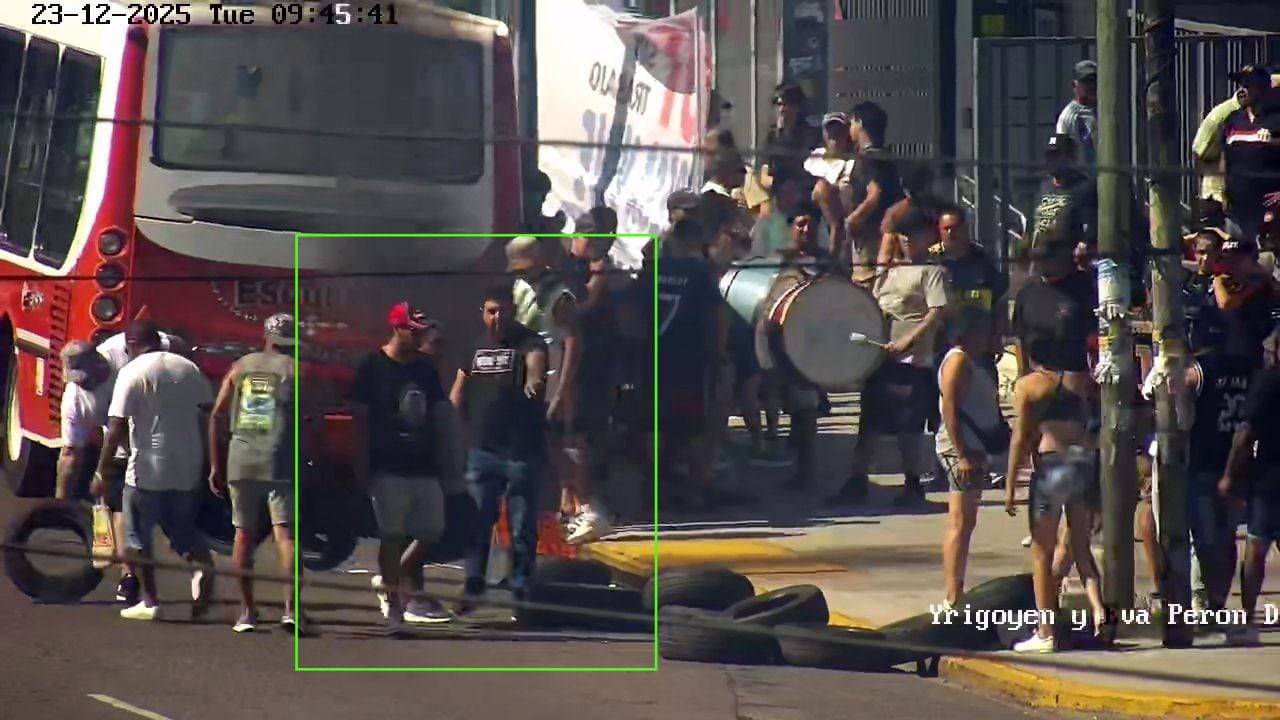 La protesta piquetera frente a la Municipalidad de Lanús