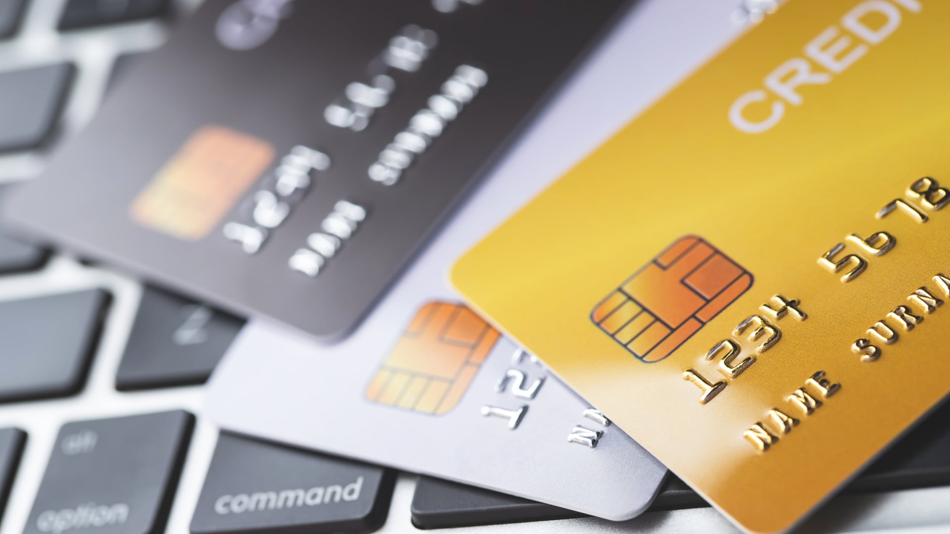 El reclamo judicial se originó tras el cobro indebido de una cuota de renovación de tarjeta de crédito que el usuario había dado de baja. (Foto de archivo: Shutterstock)