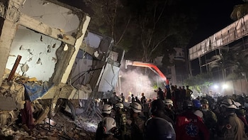 Rescate en el barrio El Refugio tras terremoto en Colombia