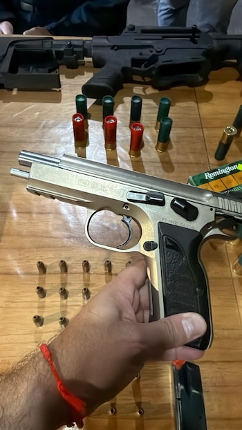 Ocho detenidos por un homicidio y una entradera