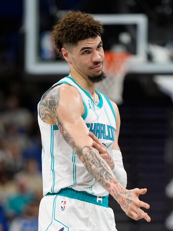 LaMelo Ball recibió una multa de 100.000 dólares tras comentarios homofóbicos (AP Foto/John Raoux)