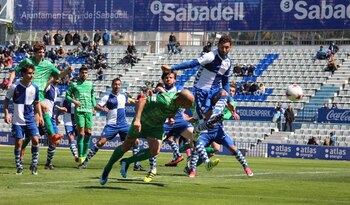Un partido entre el Cornellá