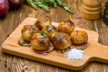 Patatas asadas en las brasas