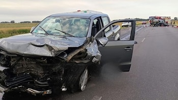 Chocaron de frente dos camionetas