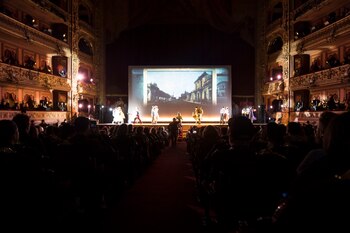 Arranca la premiere de "Santa