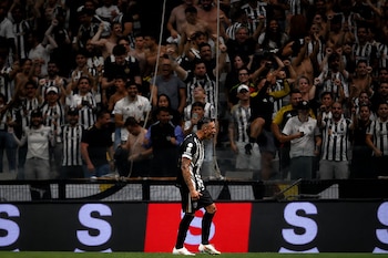 Castaño completó 63 pases y registró una precisión del 87% durante el clásico de Belo Horizonte -crédito kevincasta5/Instagram