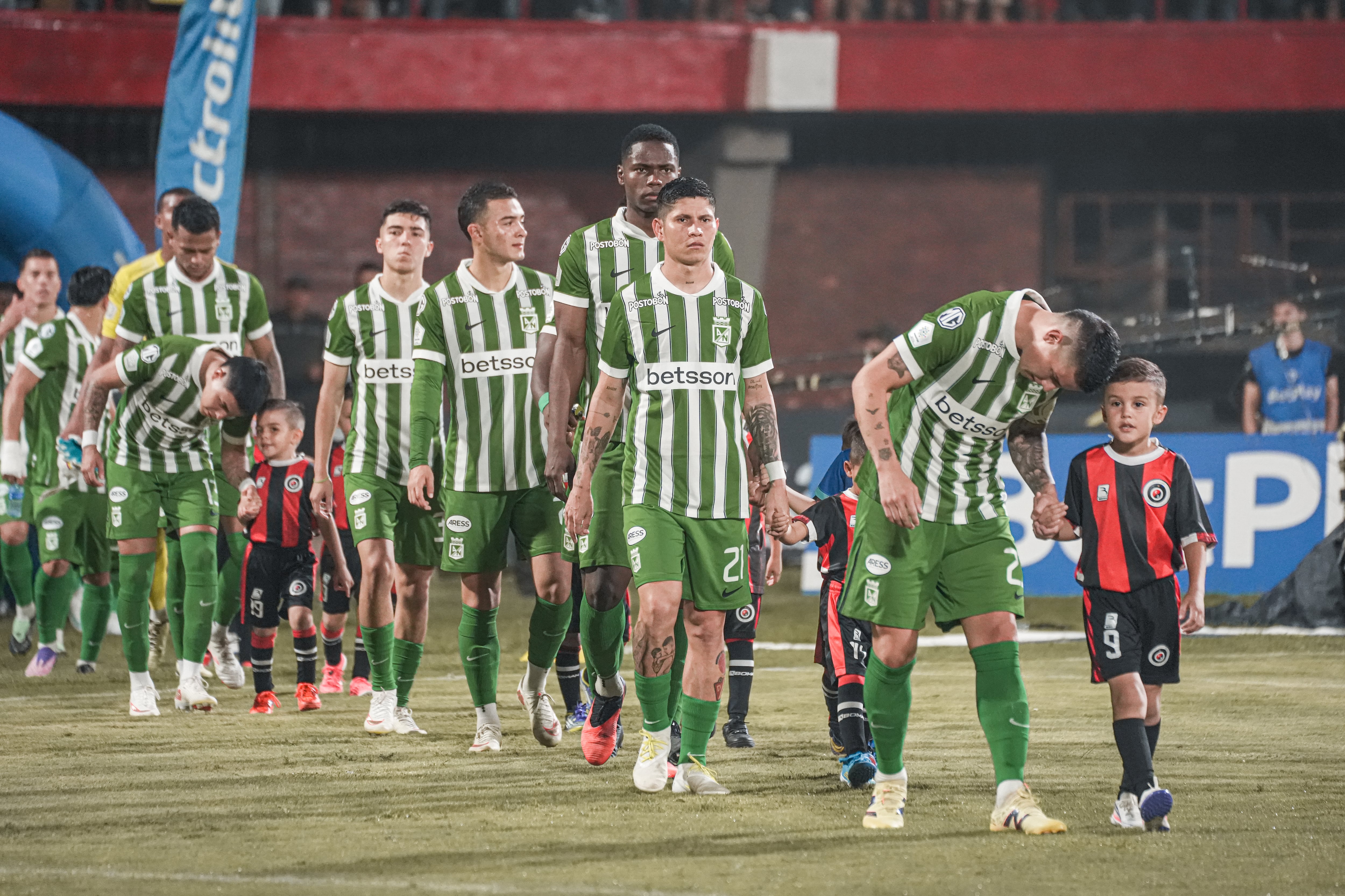 Técnico de Atlético Nacional le ‘echó flores’ a James Rodríguez pese a la derrota ante Cúcuta: “El jugador más grande que ha tenido Colombia”