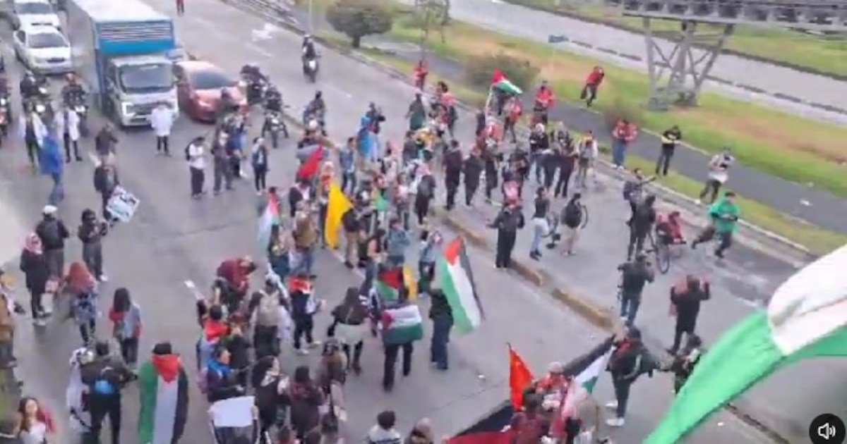 Caos en la calle 26: Marcha pro-Palestina colapsa TransMilenio y afecta a más de 32.000 usuarios