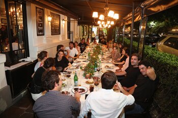Desde la parrilla se sirven cortes tradicionales y especiales, todos de calidad premium y en su punto perfecto