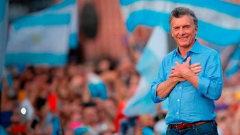 Mauricio Macri saludó a un