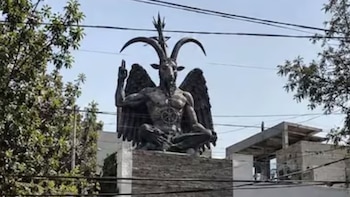 Fotos con IA de estatua de ‘Baphomet’ en lujosa colonia de la CDMX generan polémica: ¿qué significa esta figura?