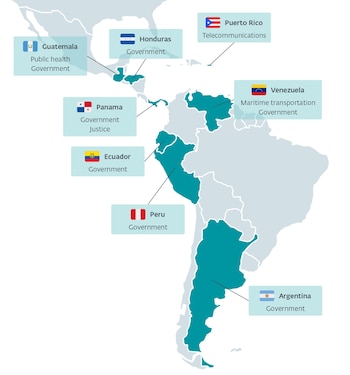 Mapa de América Latina con países destacados en azul verdoso y etiquetas con sus banderas y sectores como gobierno, justicia y telecomunicaciones