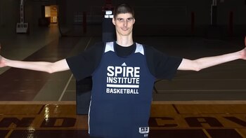 Robert Bobroczkyi, nacido en Arad,