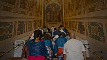 El documental promete tender un