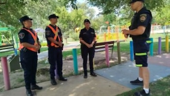 Dos aspirantes a policía le