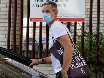 Iñaki Urdangarin saliendo del centro