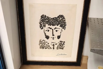 El propietario Timothy Dertz encontró la obra de Picasso colgada en una pared durante la limpieza de un apartamento vacío en Milwaukee