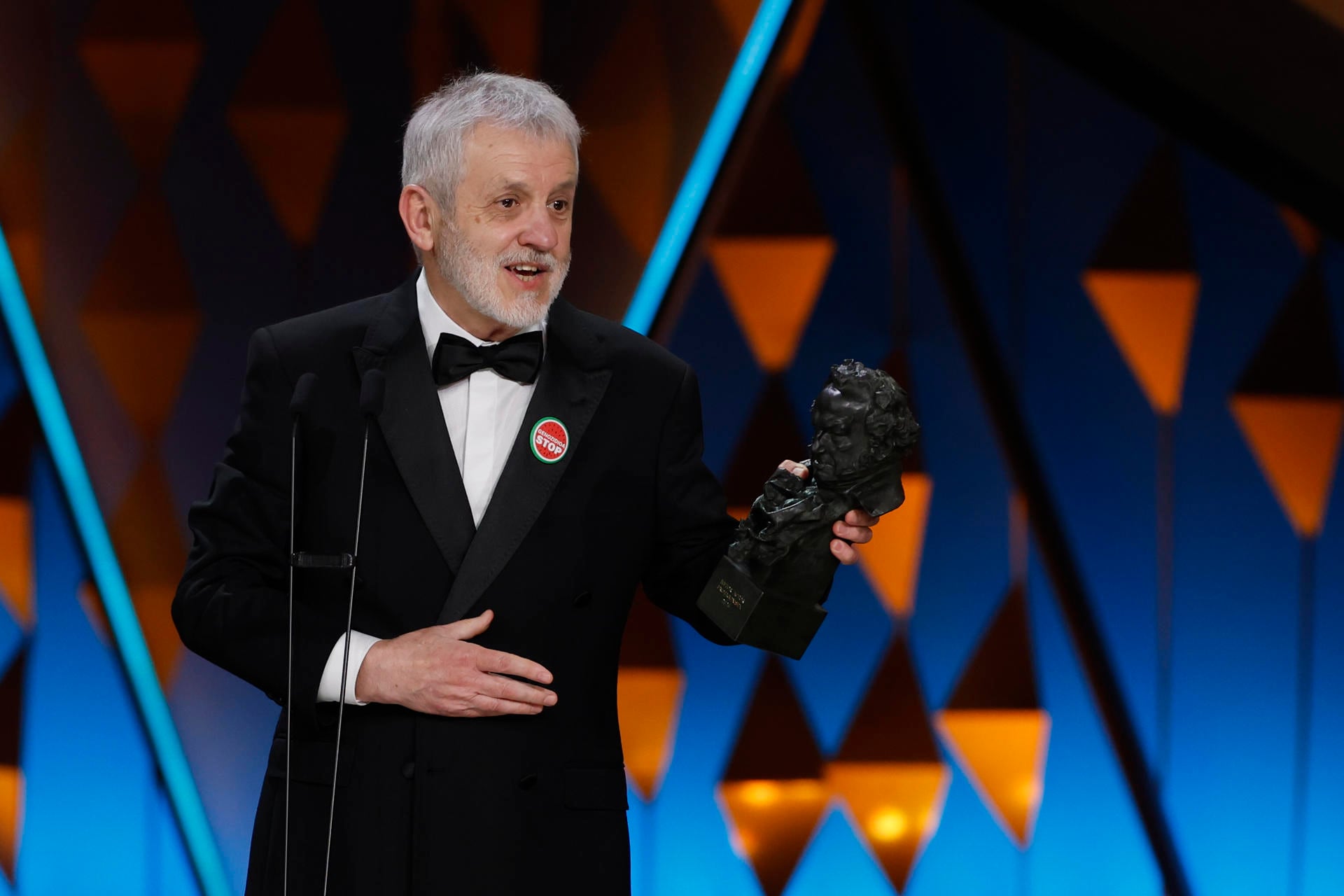 BARCELONA, 28/02/2026.- El actor José Ramón Soroiz recibe el Goya a mejor actor protagonista por su trabajo en ´Maspalomas´, durante la ceremonia de entrega de los Premios Goya en su 40 edición, este sábado en el Auditorio Fórum CCIB de Barcelona. EFE/Alberto Estévez
