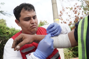 La Cruz Roja Salvadoreña complementa la subvención estatal con fondos generados por el Centro de Sangre y donaciones internacionales para abastecer a sus seccionales./(Redes de Cruz Roja)
