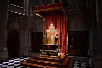 La silla para la coronación